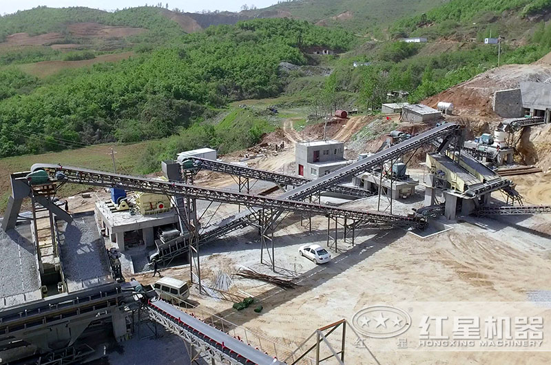 南陽生產(chǎn)現(xiàn)場，根據(jù)產(chǎn)量搭配生產(chǎn)線設(shè)備