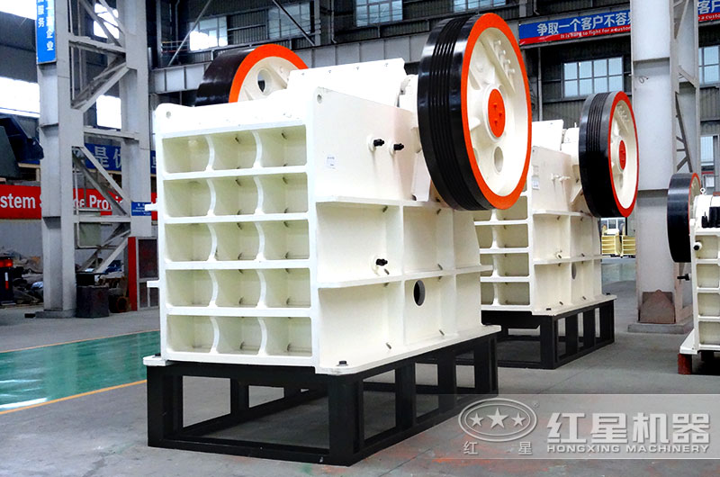 HD德版鄂破采用鍛造主軸，承載破碎力更大